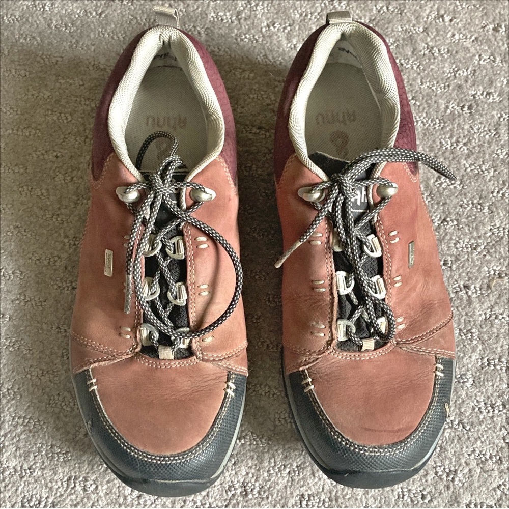 AHNU Montara II burgundy hiking shoes, Sz 8.5.